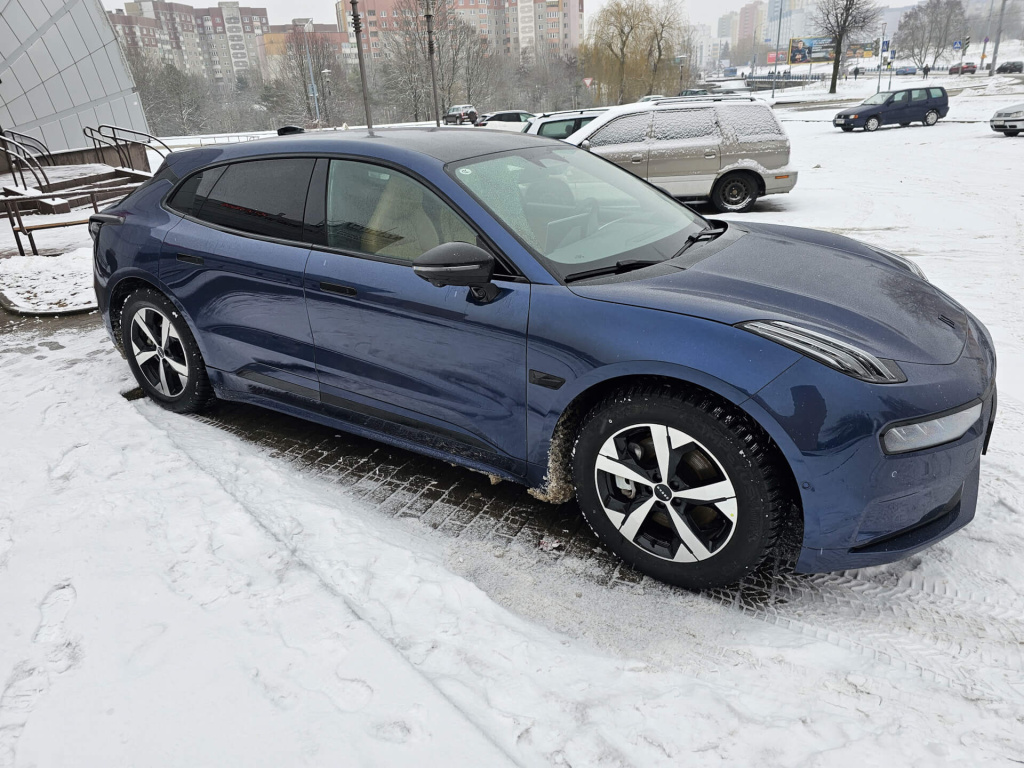 Переобутый Zeekr