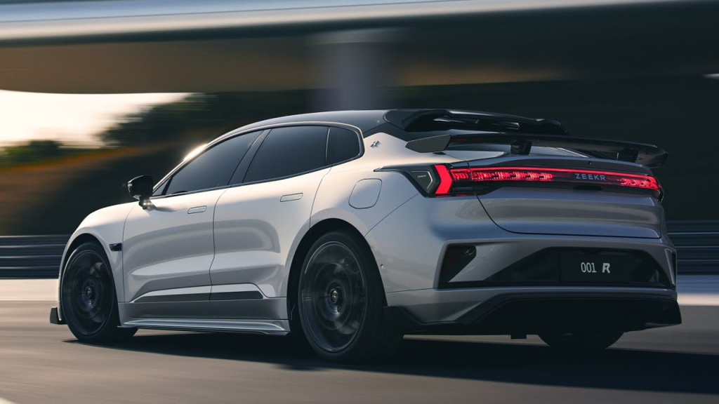 Разгон Zeekr 001