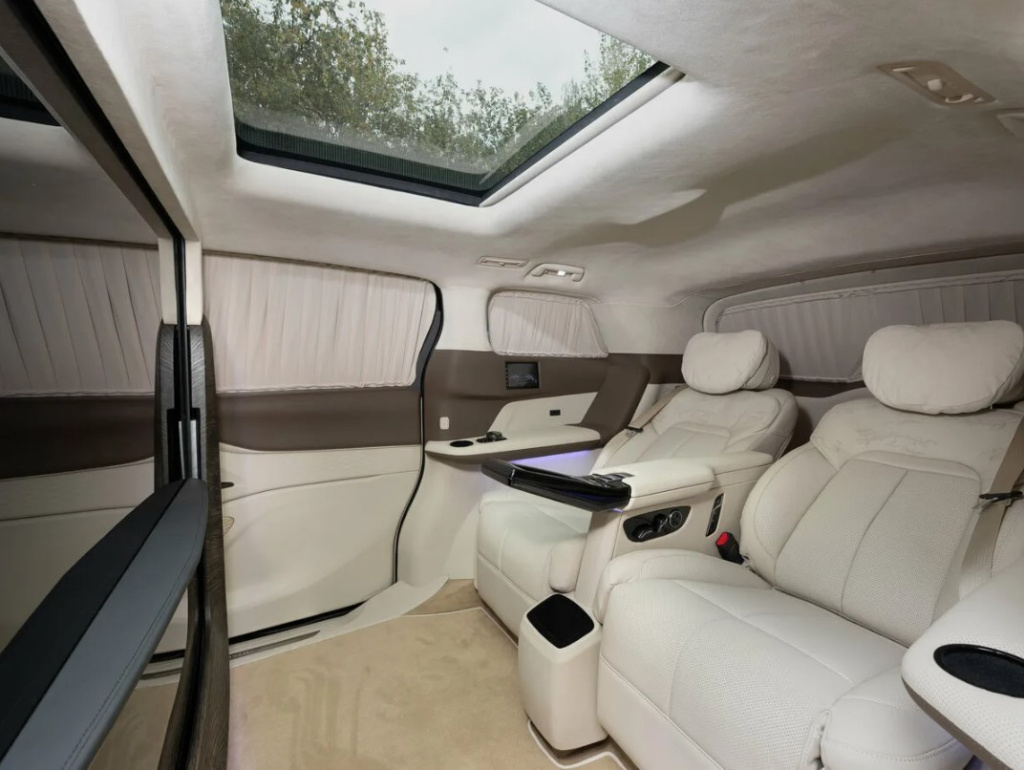 Задний ряд сидений Voyah Dream Салон Воя Дрим