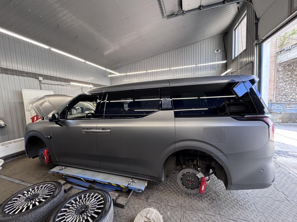 Замена тормозов Zeekr 009