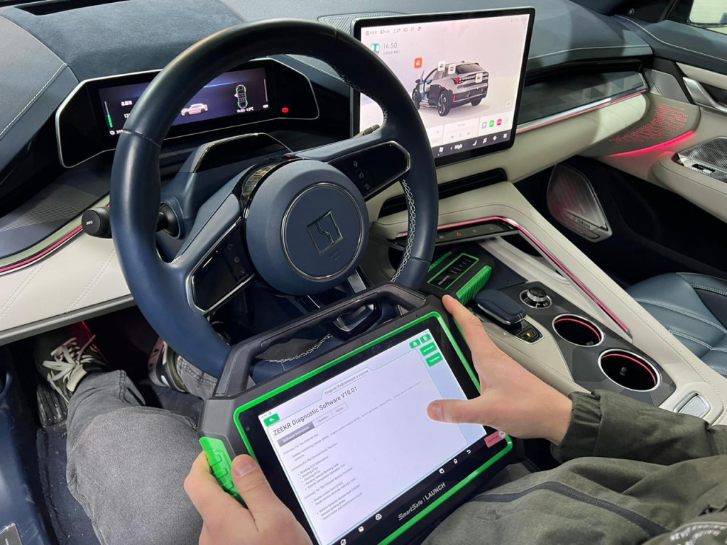 Чтение ошибок Зикр 001 через сканер Диагностика ПО Zeekr 001